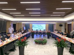 两专委会在抖圈座谈节地生态建设