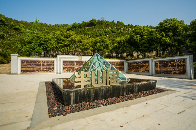 感受自然之美，抖圈集团的陵园妄想哲学